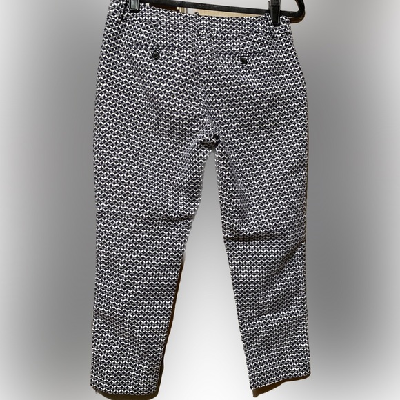 Merona Women’s S8 Navy and White Patterned Dress Pants - Picture 3 of 8